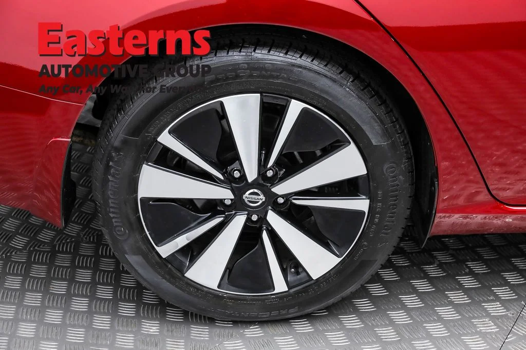 Used 2022 Red Nissan 2.5 SV image 27