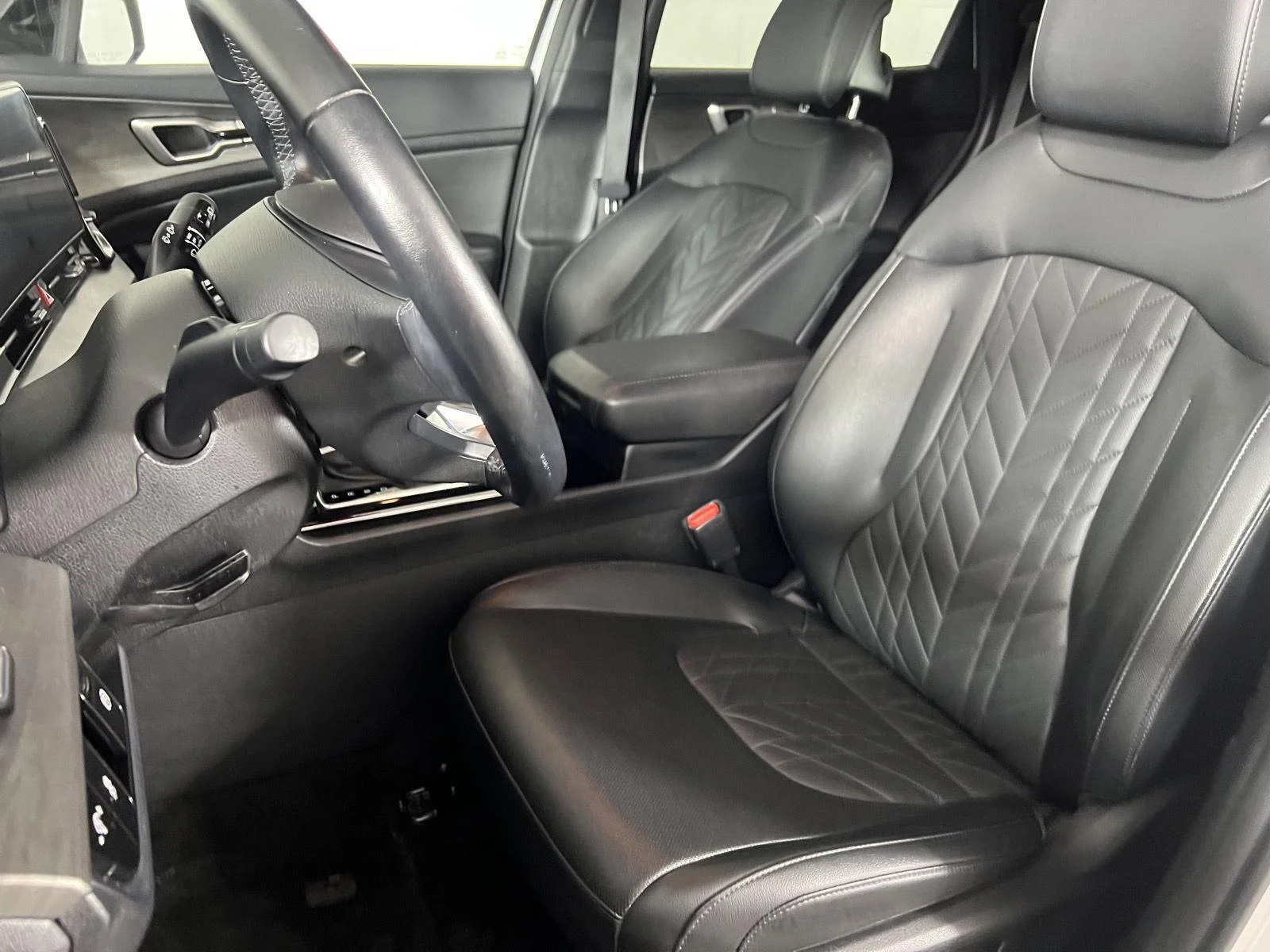 Used 2025 Glacial White Pearl Kia X-Line image 11