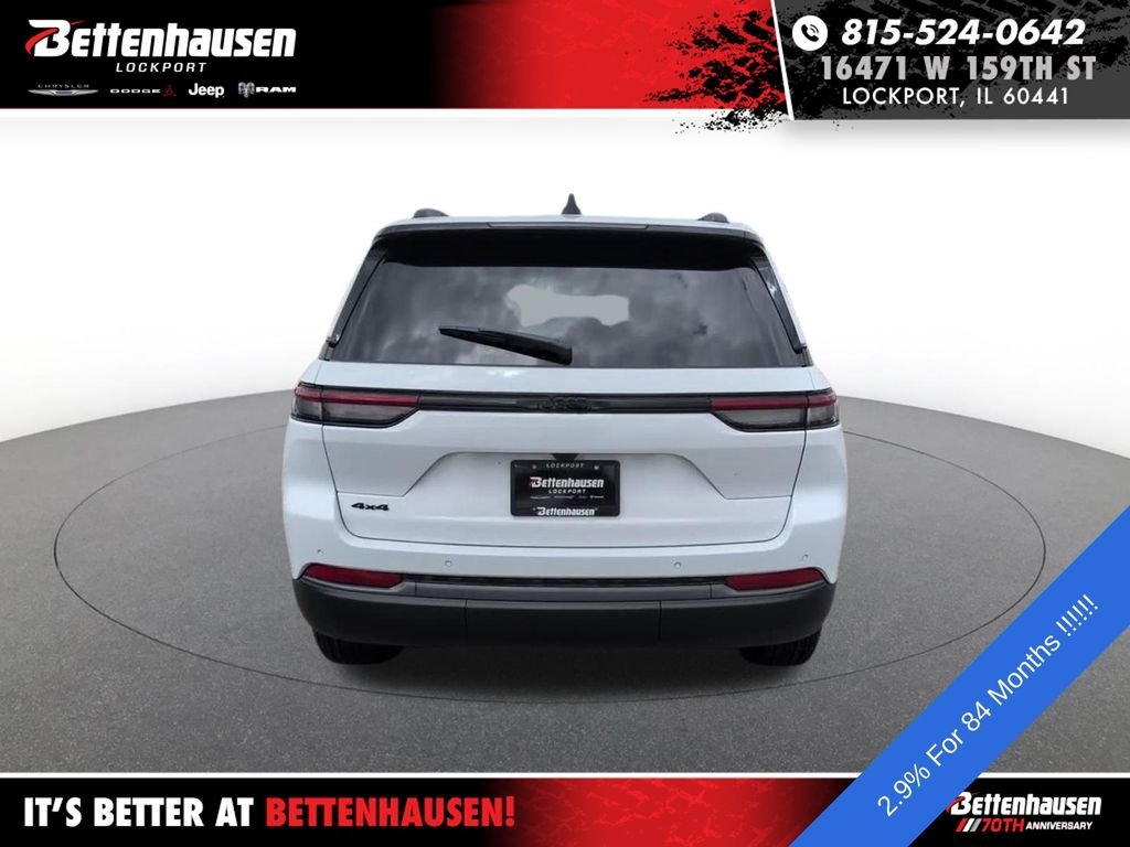 New 2026 White/off-white Jeep Laredo Altitude image 8