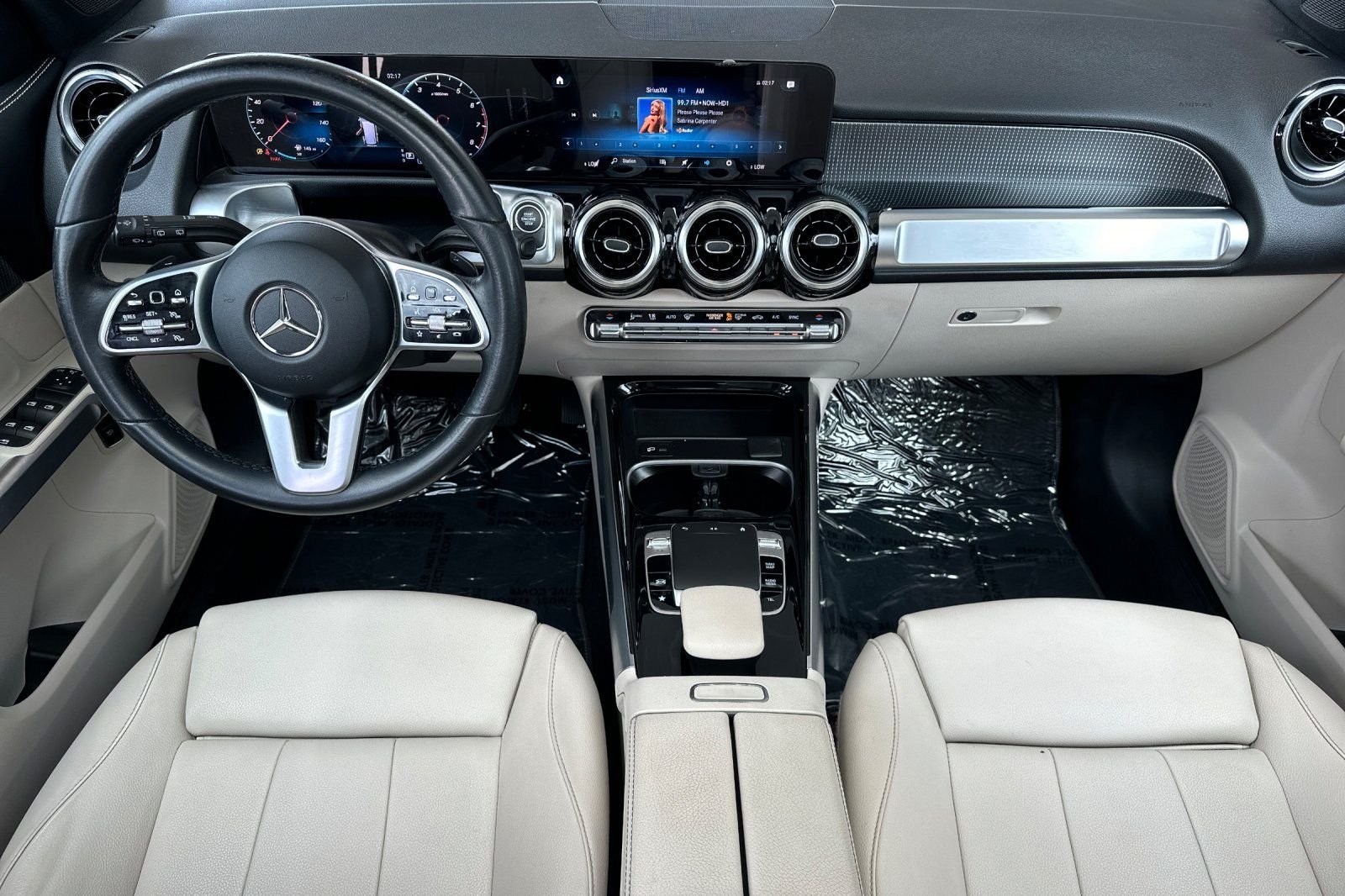 Used 2022 Gold Mercedes-Benz GLB 250 image 13