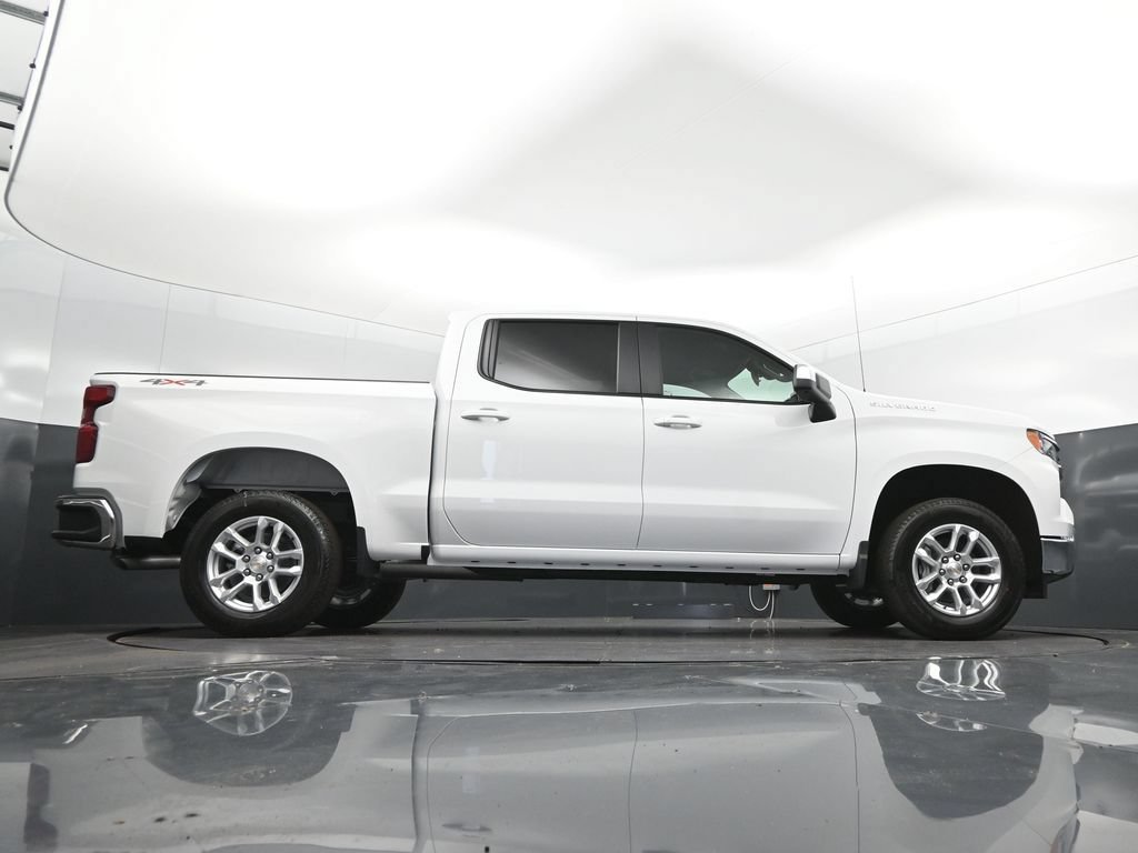 New 2026 Summit White Chevrolet LT (2FL) image 43