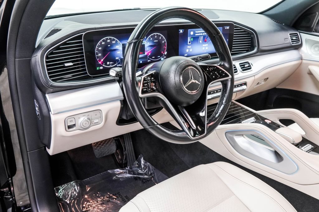Used 2025 Black Mercedes-Benz GLS 450 image 21