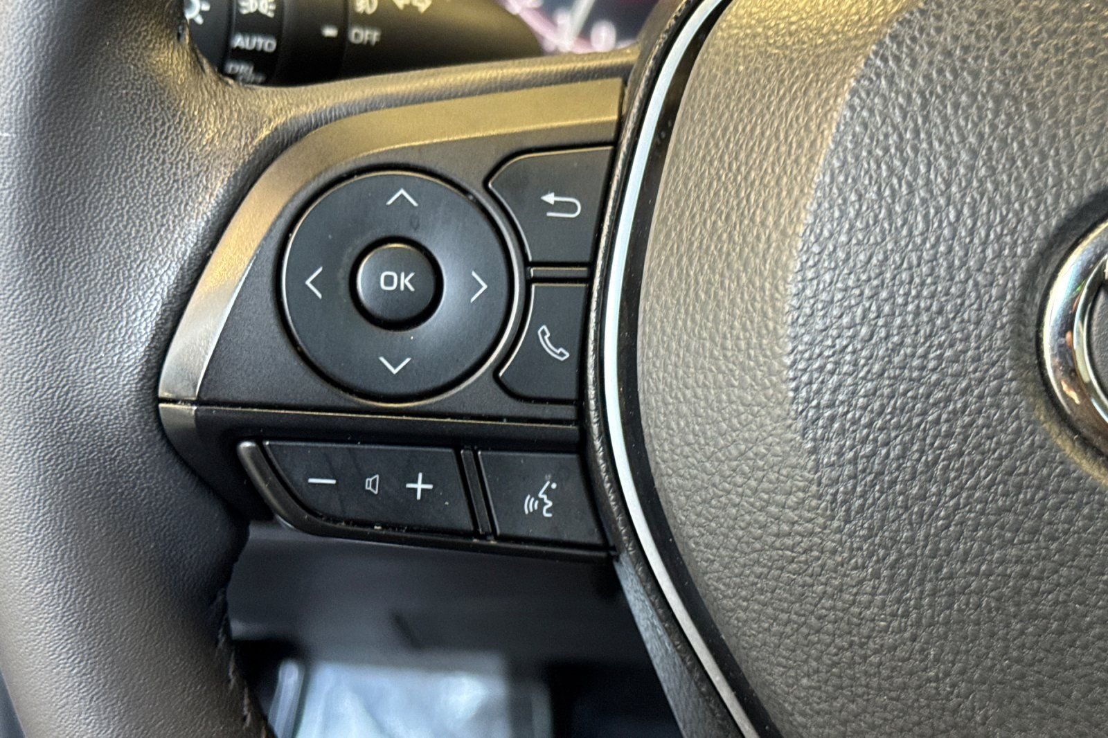 Certified Used 2025 Beige Toyota XLE Premium image 31