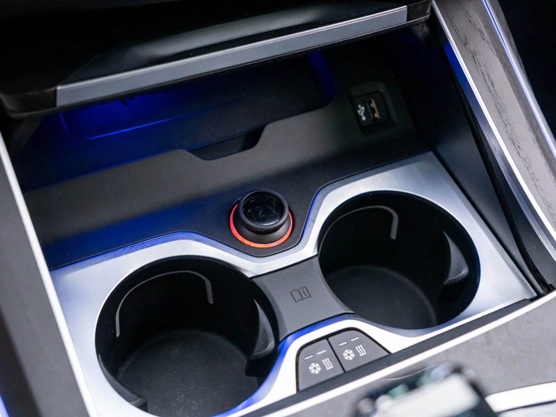 Used 2022 Black BMW M50i image 32