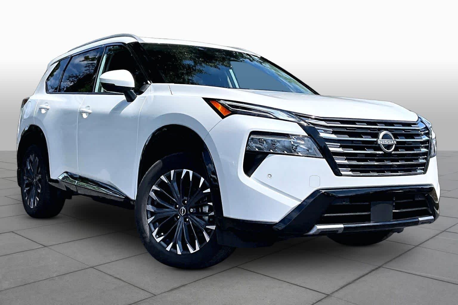 Used 2024 Everest White Pearl Nissan Platinum image 3