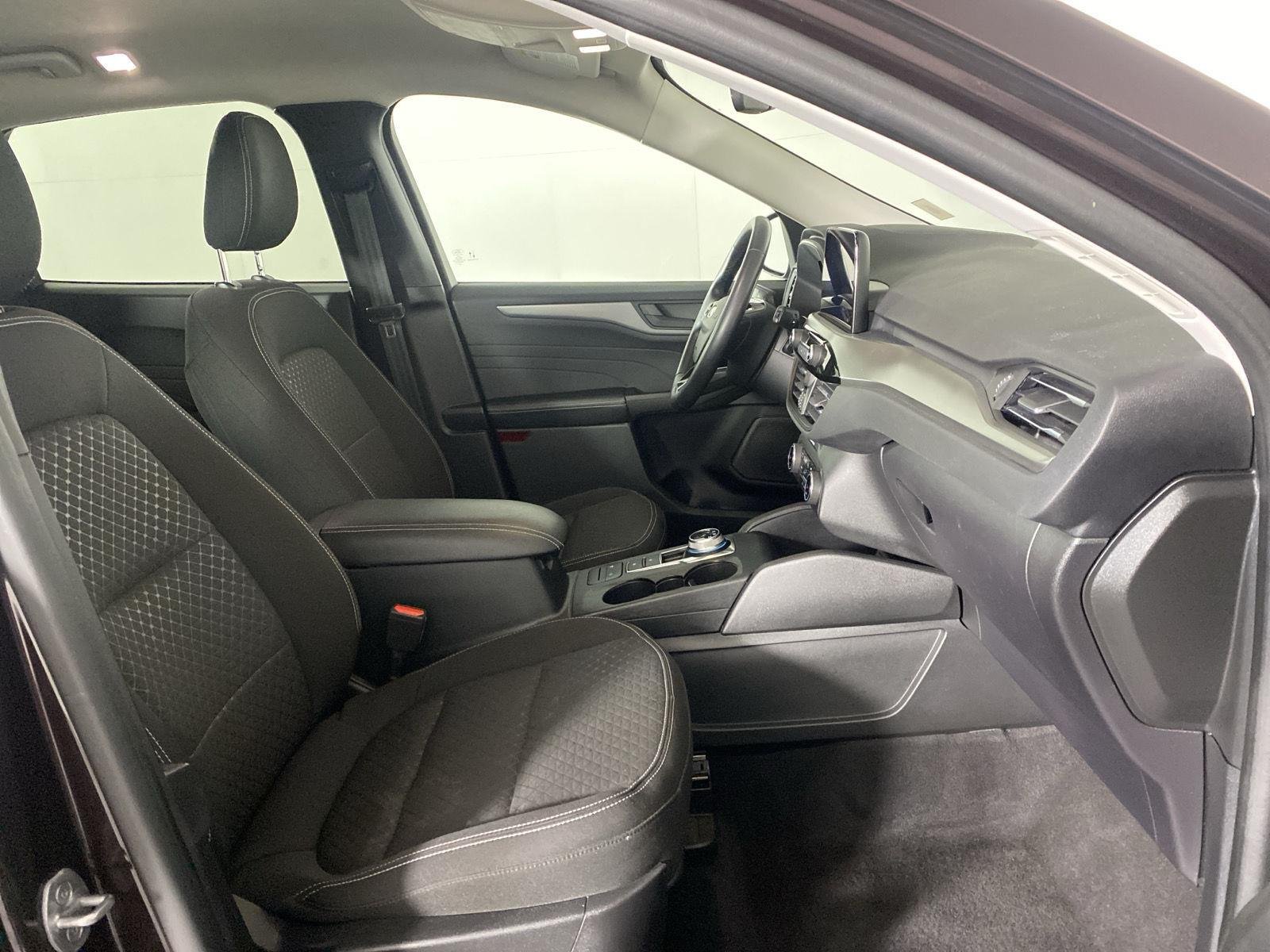 Used 2023 Cinnabar Red Ford Active image 36