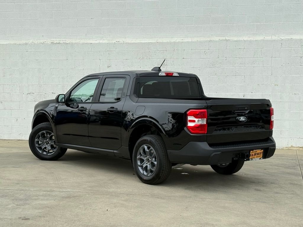 New 2025 Shadow Black Ford XLT image 3