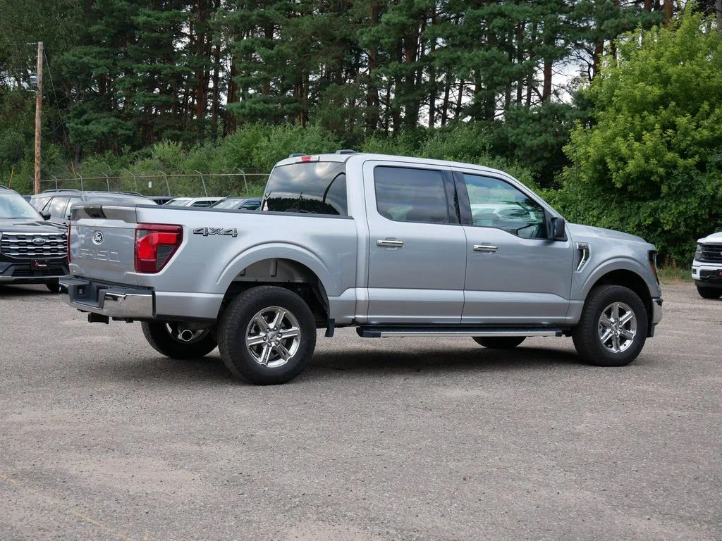 Used 2025 Silver Ford XLT image 3