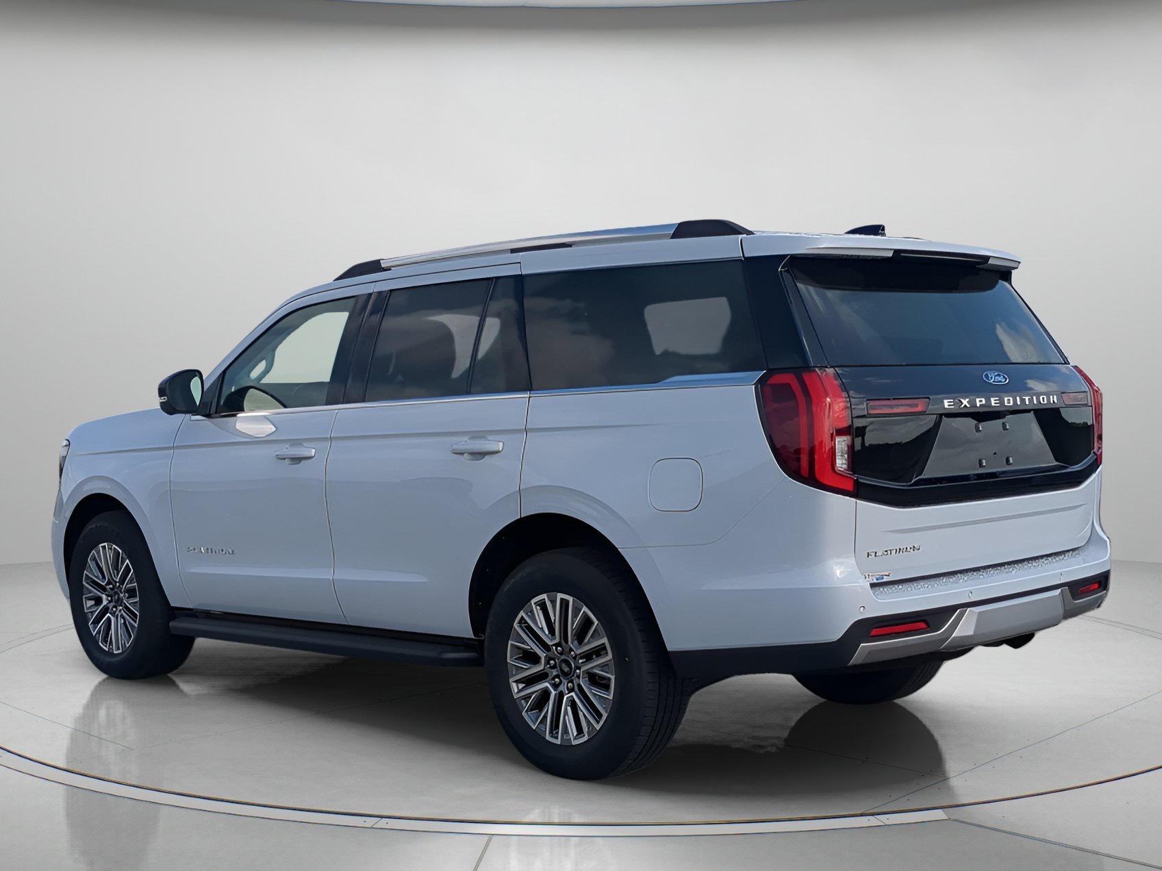 New 2026 Space Silver Metallic Ford Platinum® image 39
