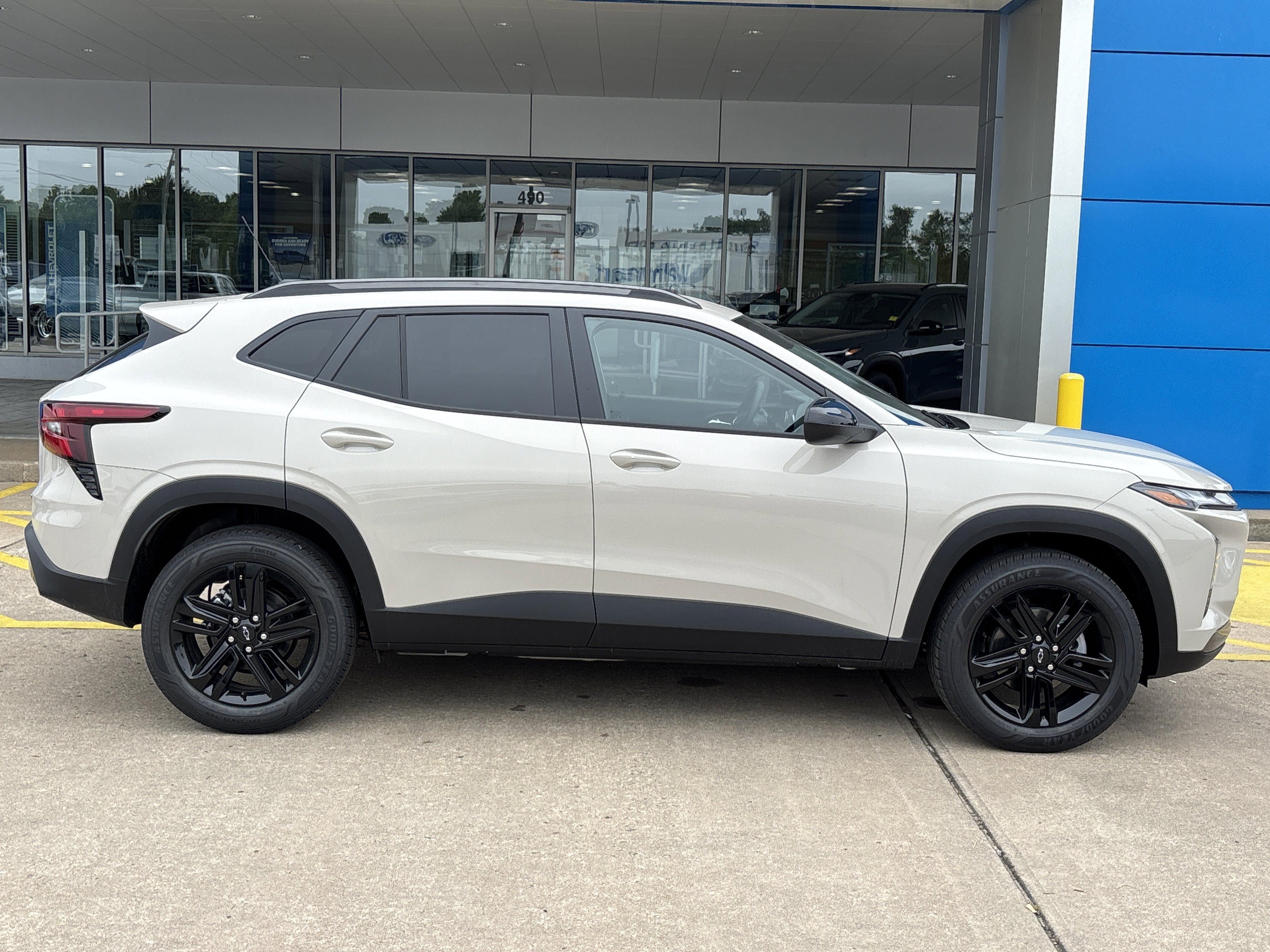 New 2026 White Sands Chevrolet ACTIV image 2