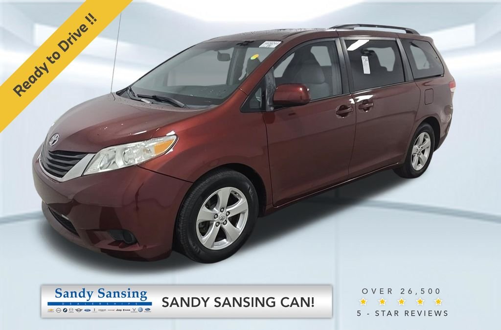 2014 Toyota Sienna LE V6 7-Passenger Access Seat's photo