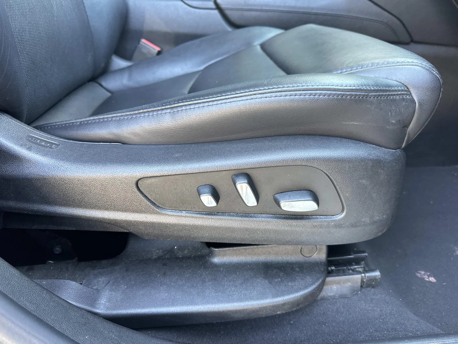 Used 2018 Black Cadillac FWD 4dr Luxury image 13