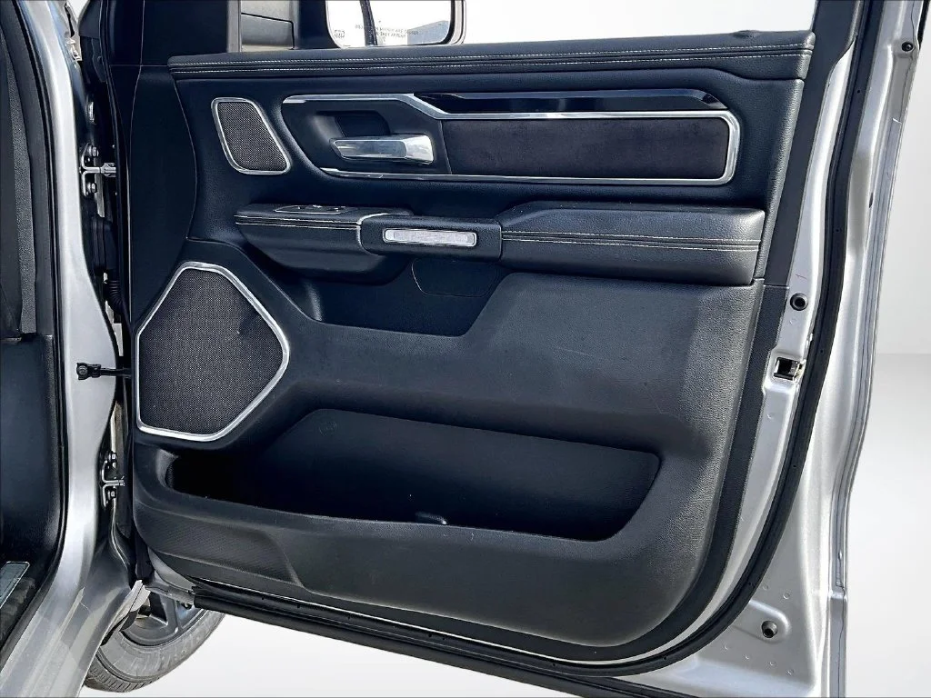 Used 2022 Silver Ram Laramie image 25