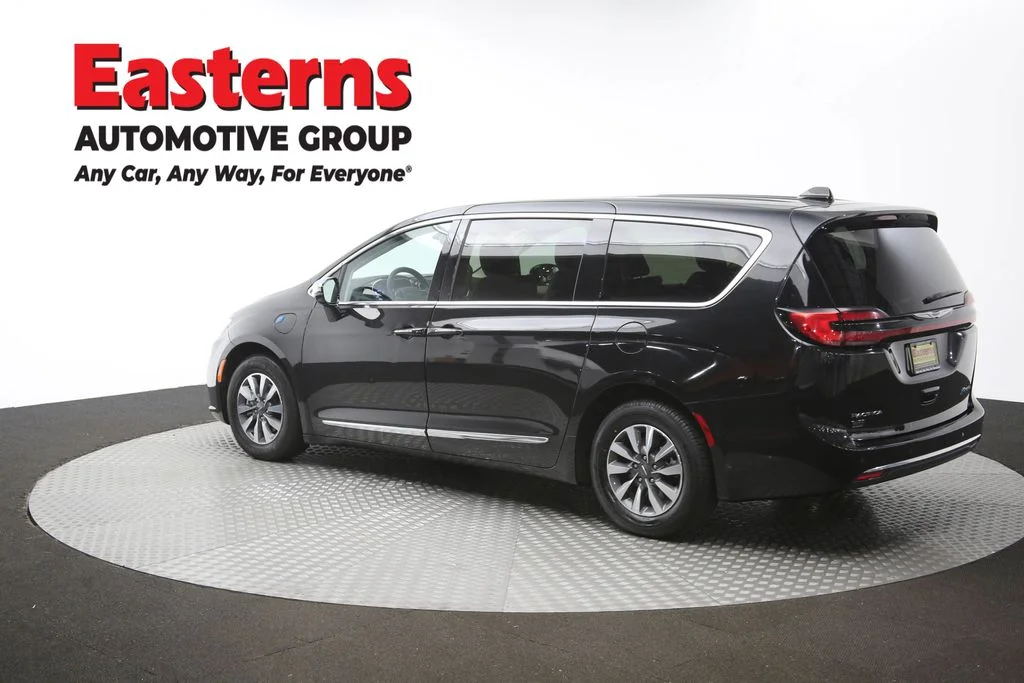 Used 2023 Black Chrysler Limited image 67