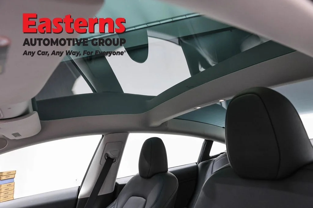 Used 2023 White Tesla Base image 28