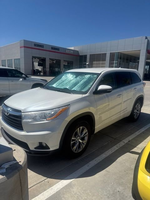 2014 Toyota Highlander LE Plus - Photo 1