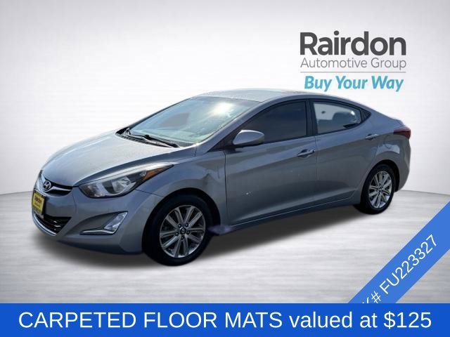 Used 2015 Titanium Gray Metallic Hyundai SE image 3