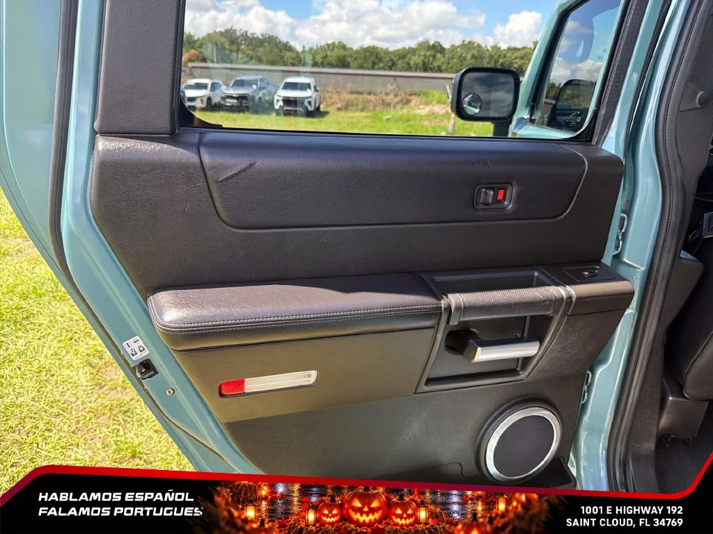 Used 2007 Glacier Blue Metallic HUMMER SUT image 28
