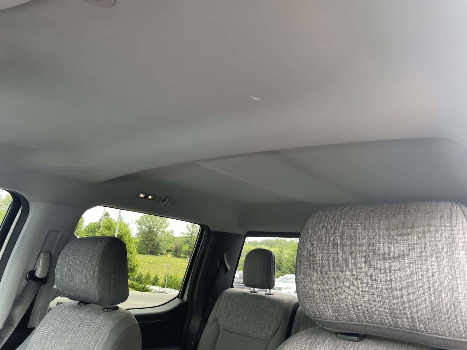 Used 2021 Oxford White/Carbonized Gray Ford XLT image 4