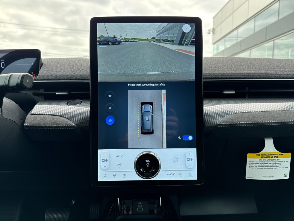 2025 Ford Mustang Mach-E GT - Photo 13