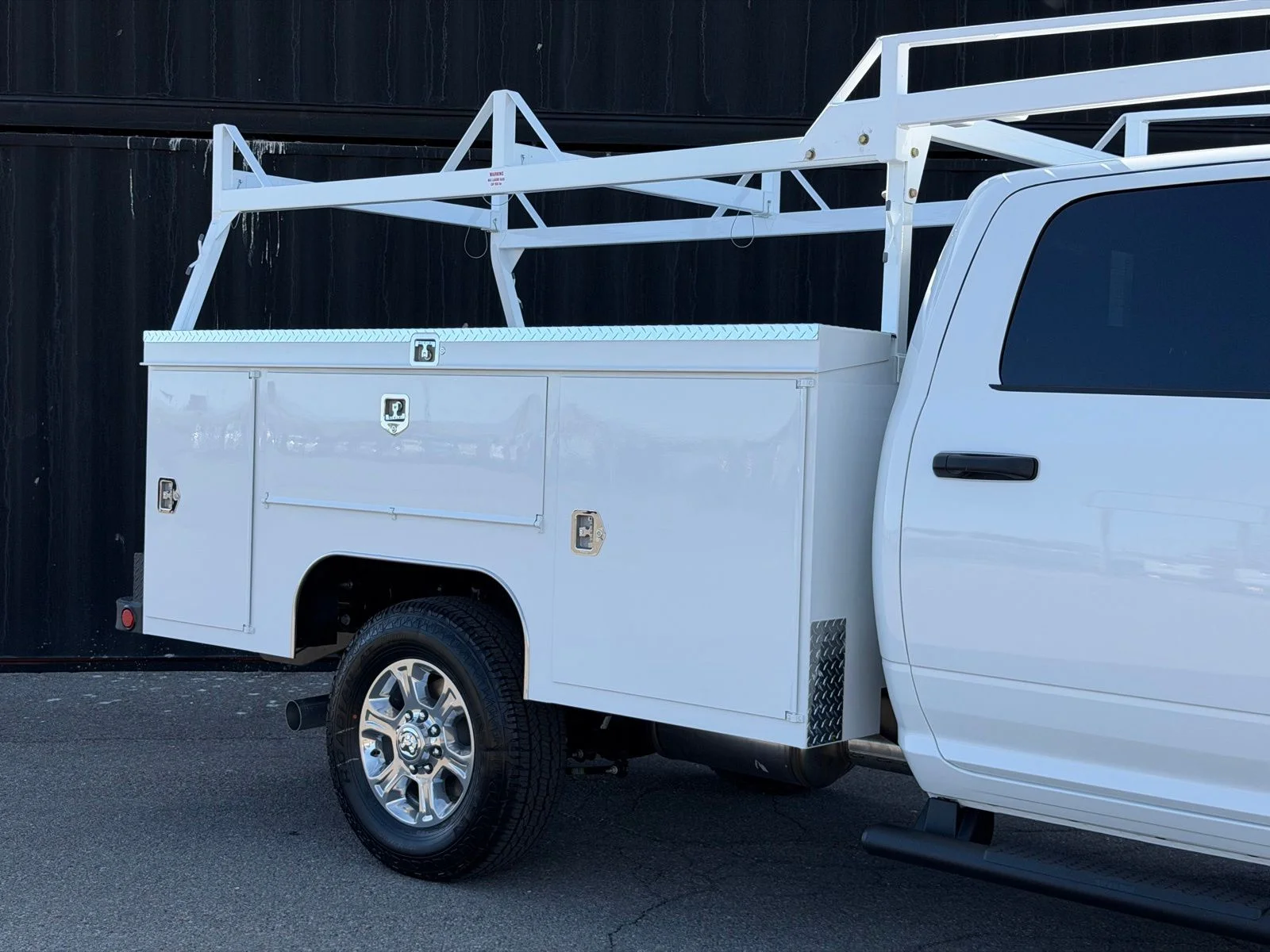 New 2026 Bright White Clear-Coat Exterior Paint RAM Tradesman image 5