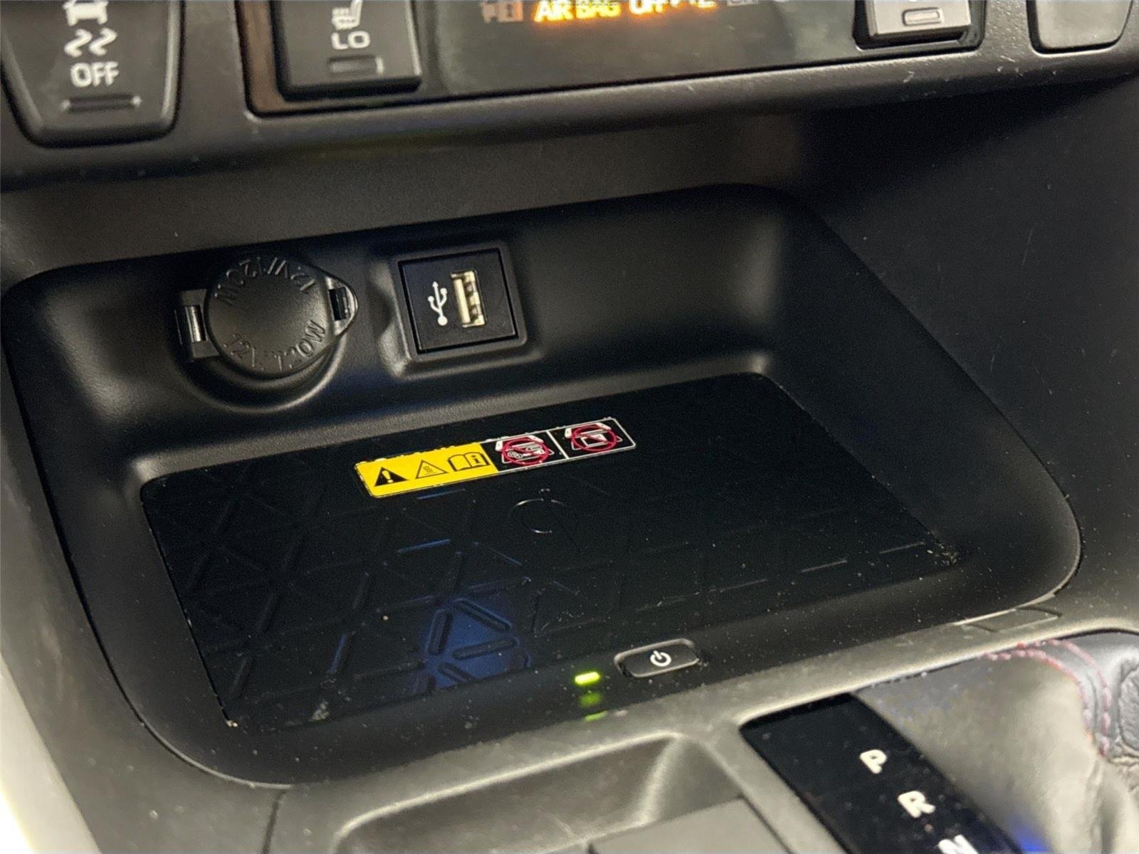 2025 Toyota RAV4 XSE - Photo 29