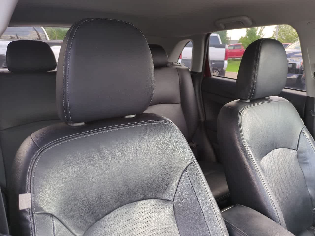 Used 2016 Rally Red Metallic Mitsubishi 2.4 SEL image 7