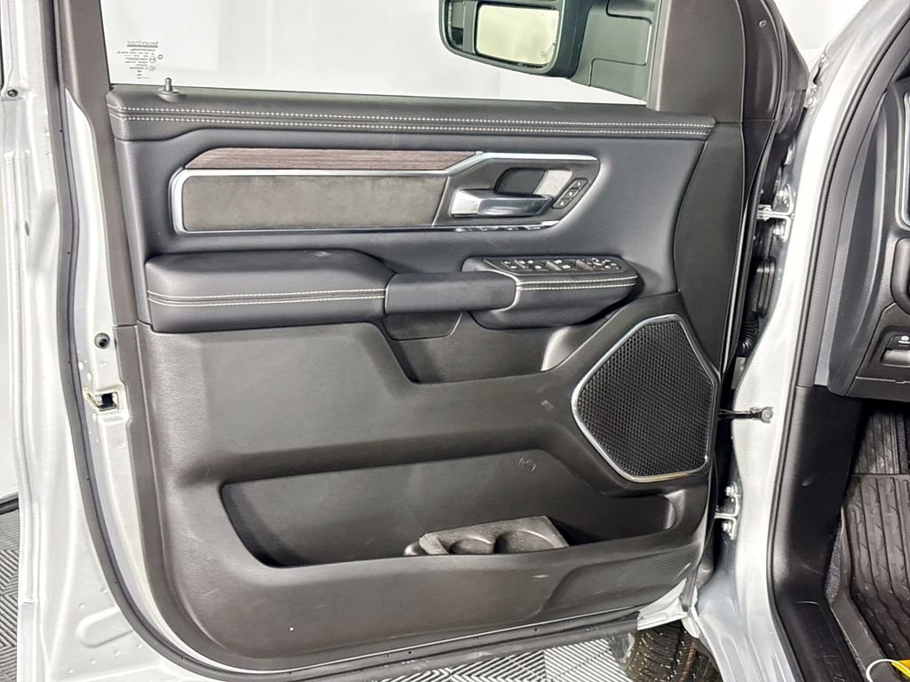 New 2026 Silver Zynith Exterior Paint RAM LARAMIE image 10