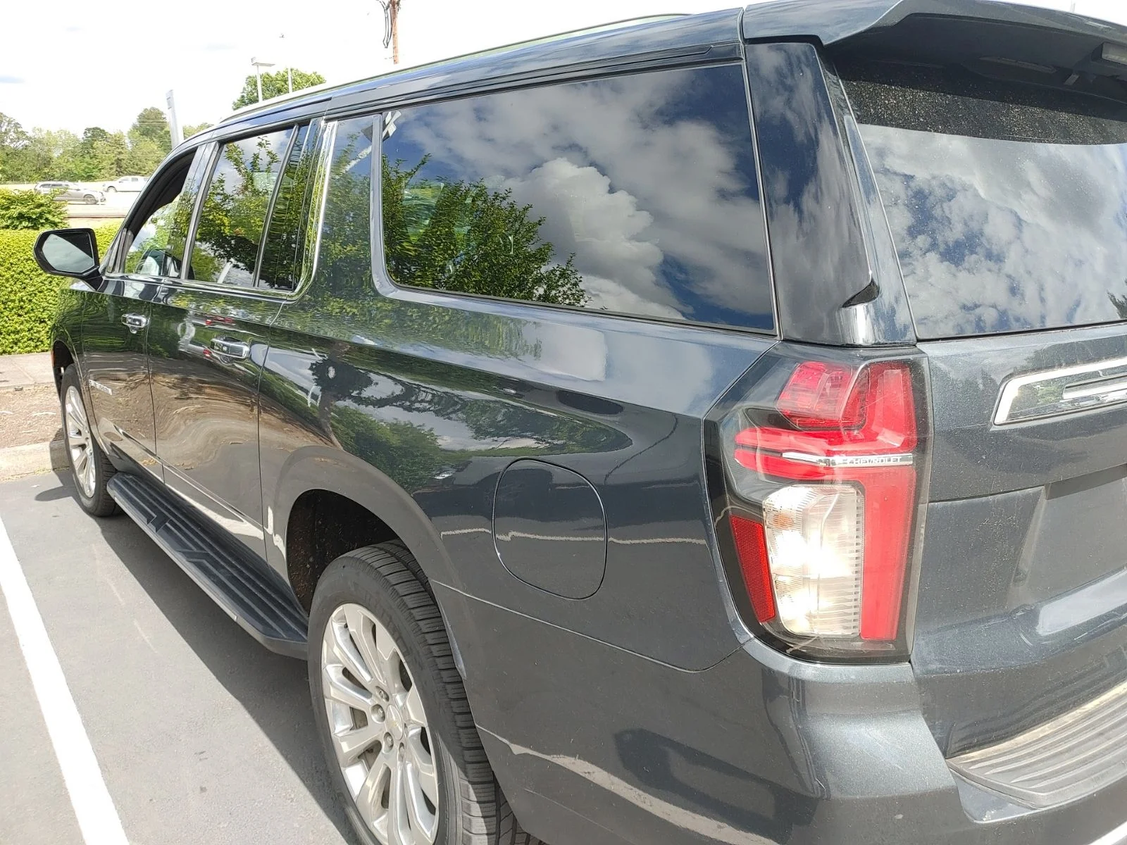Used 2021 Shadow Gray Metallic Chevrolet Premier image 18