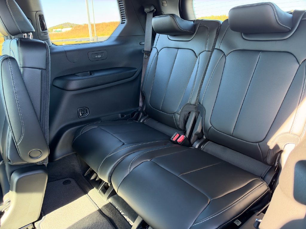 New 2027 White/off-white Jeep Limited image 21