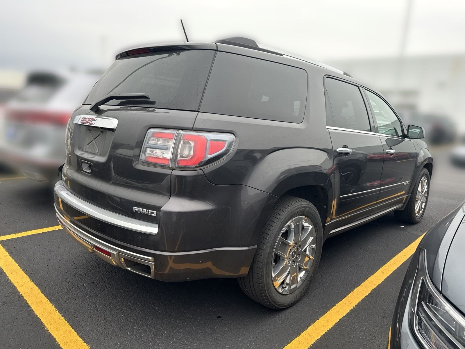 Used 2015 Silver GMC Denali image 3