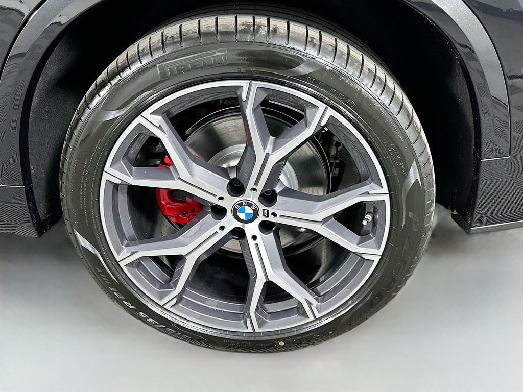 New 2026 Black Sapphire Metallic BMW xDrive40i image 23