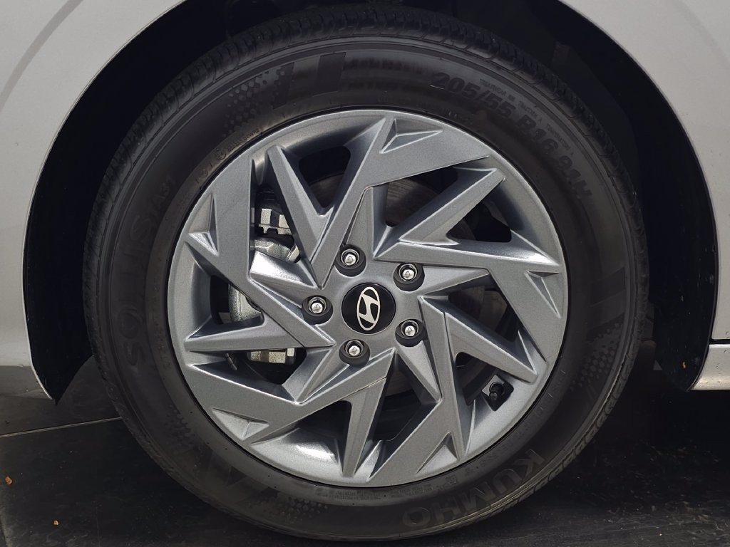 Certified Used 2025 Fluid Metal Hyundai Blue image 13