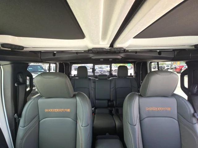 New 2026 Bright White Clear-Coat Exterior Paint Jeep Mojave image 18