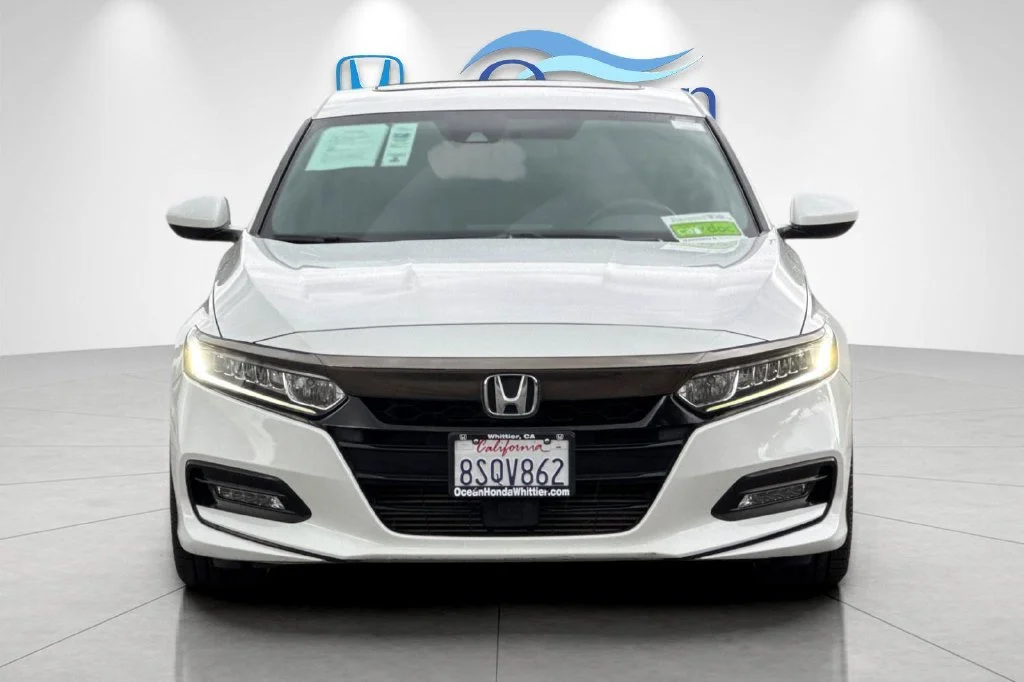 Used 2020 Platinum White Pearl Honda Sport image 9