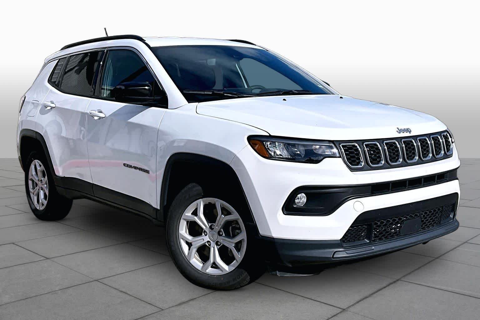 Used 2024 Bright White Clearcoat Jeep Latitude image 3