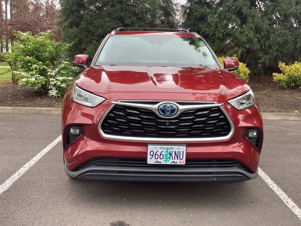 Used 2021 Red Toyota Platinum image 22