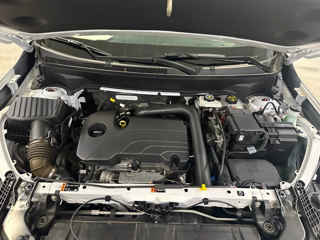 Used 2023 Summit White GMC SLE image 38