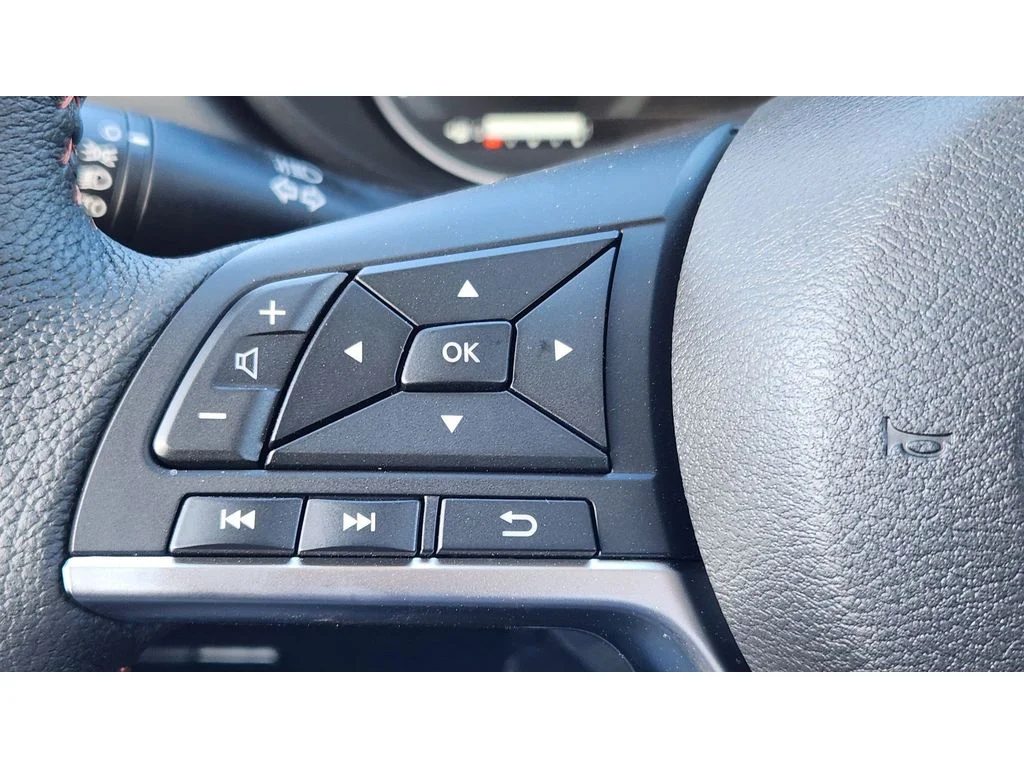 2025 Nissan Versa Sedan SR - Photo 18