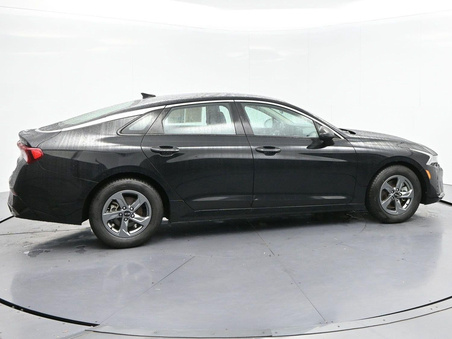 Used 2021 Ebony Black Kia LXS image 8