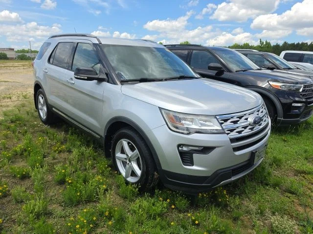 Used 2018 Silver Ford XLT image 2