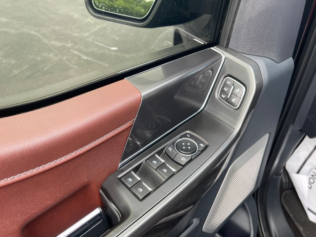 Used 2022 Black Ford  image 12