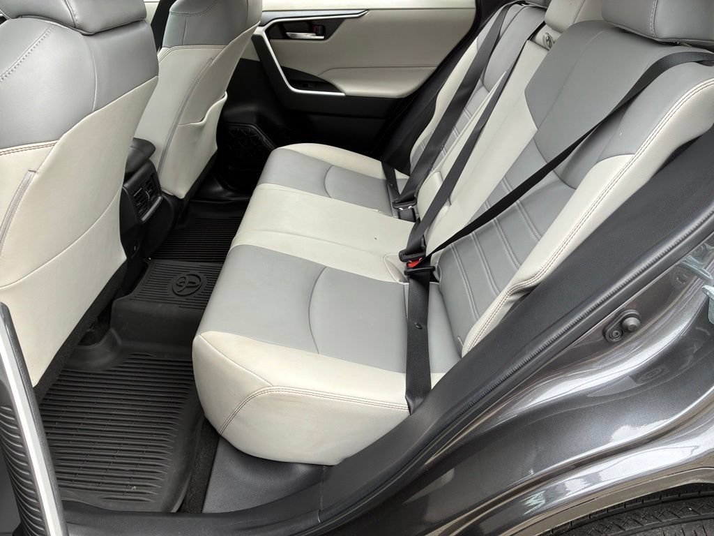 Used 2021 Gray Toyota XLE Premium image 33