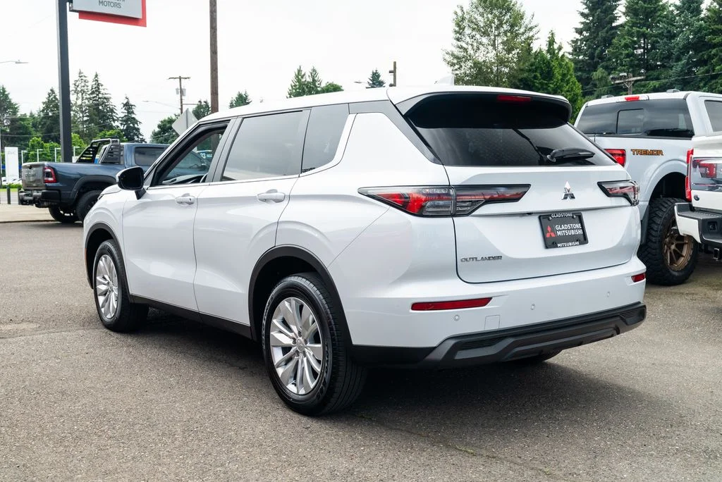 Used 2025 White Mitsubishi ES image 4