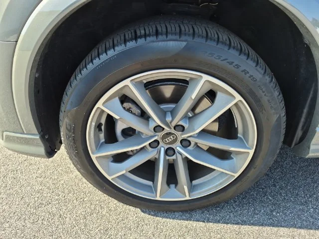 Used 2025  Audi Premium image 10
