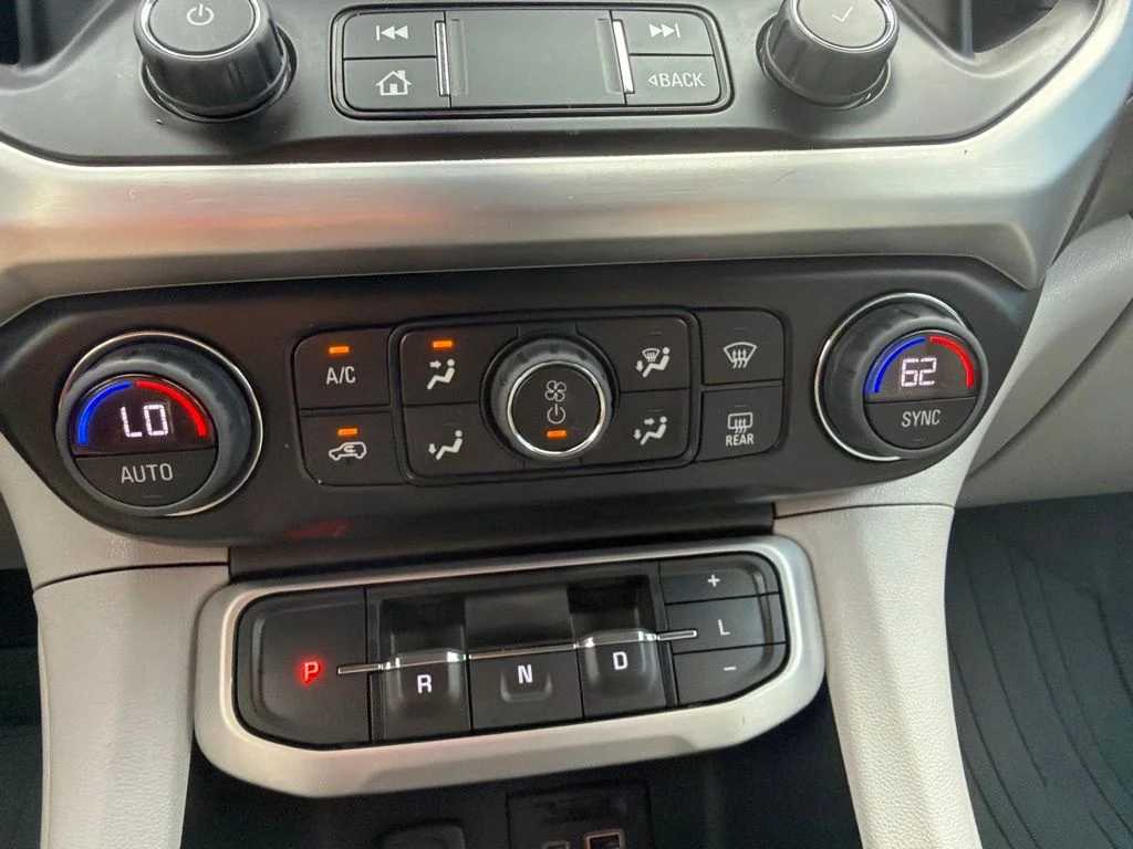 Used 2023 Summit White GMC SLT image 29