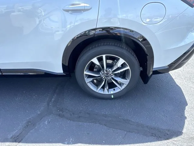 New 2027 White INFINITI LUXE image 34