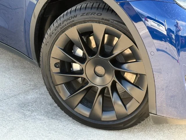 Used 2022 Tesla Model Y Long Range with VIN 7SAYGDEE3NA004045 for sale in Leander, TX