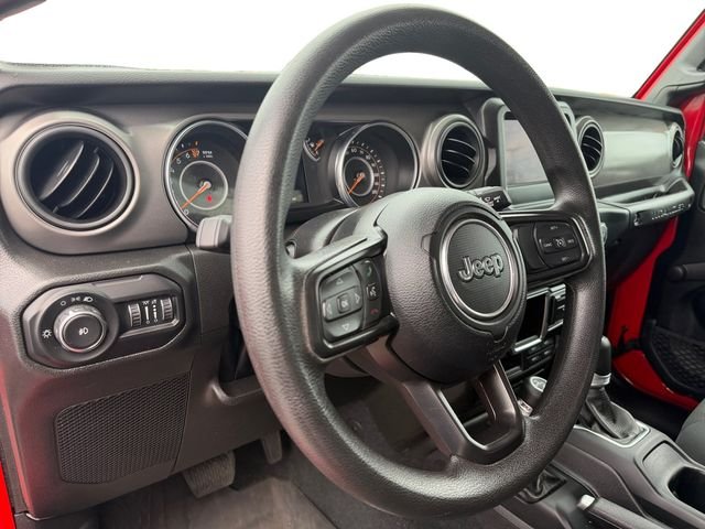 Used 2022 Red Jeep  image 14