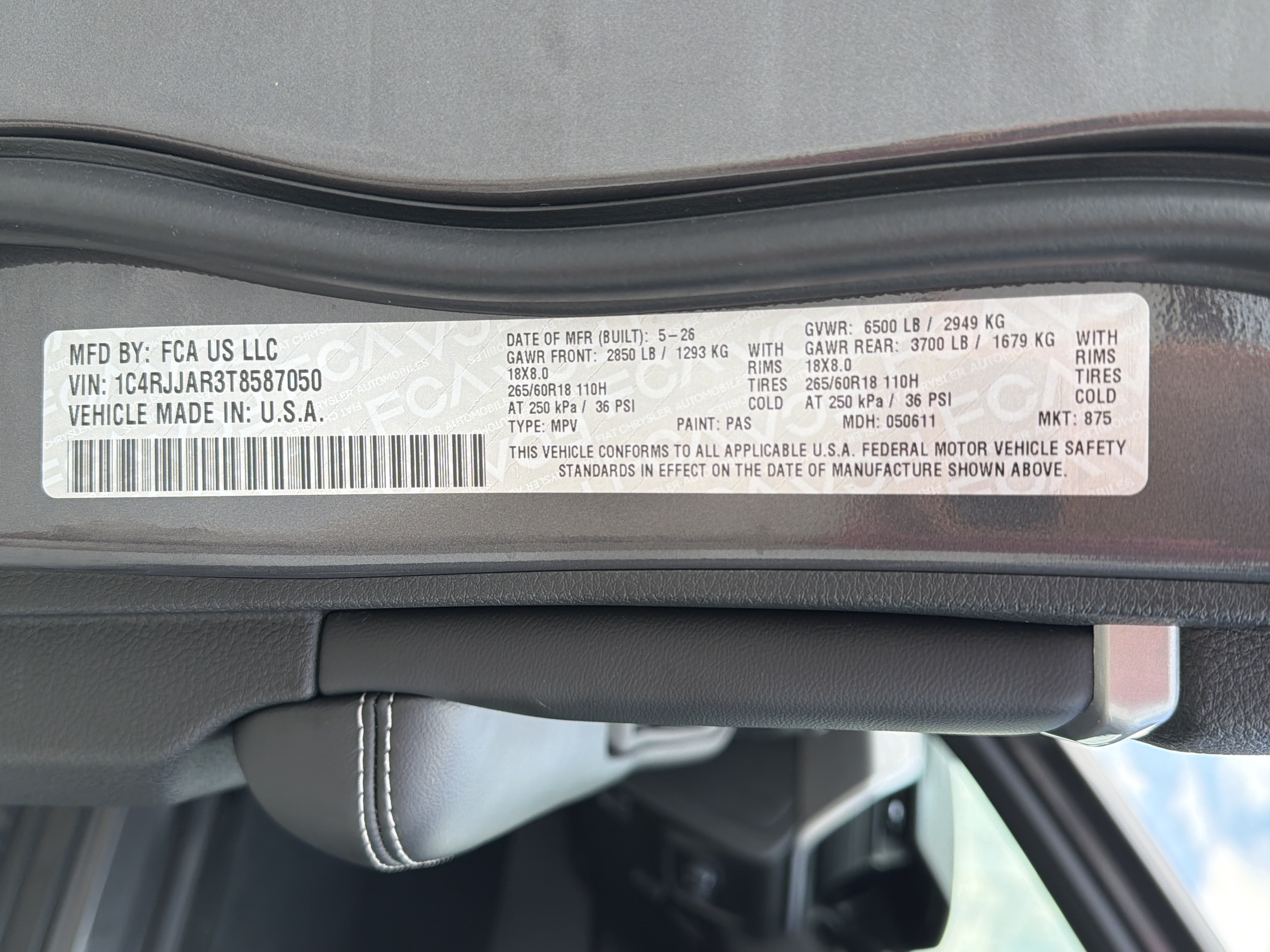 New 2026 Baltic Gray Metallic Clear-Coat Exterior Paint Jeep Laredo Altitude image 33